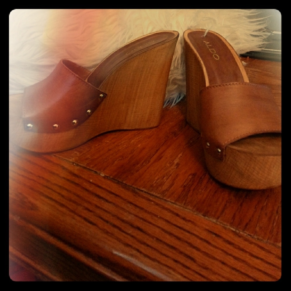 Woodwn wedges